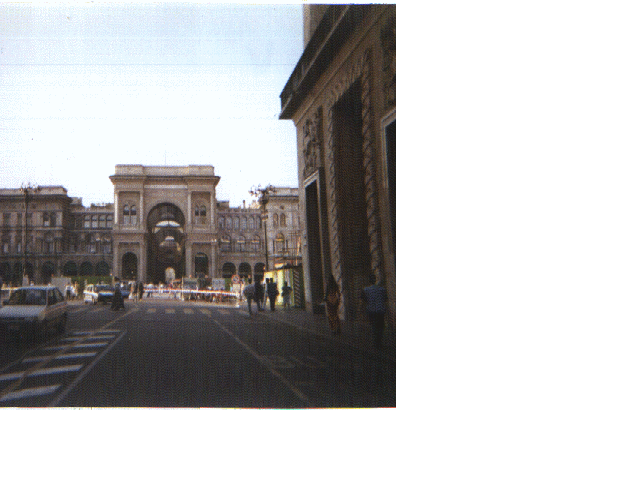 milan2.gif (162360 byte)